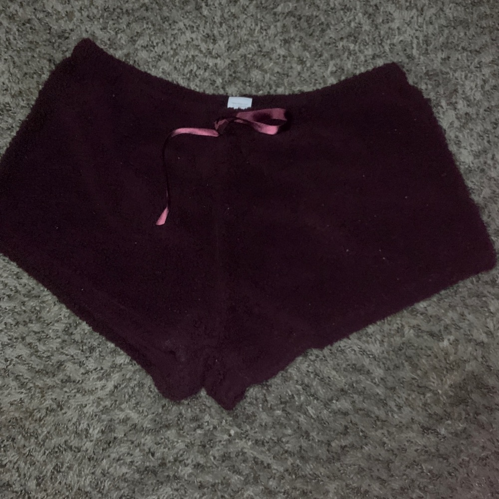 Shorts - Picture 2 of 3